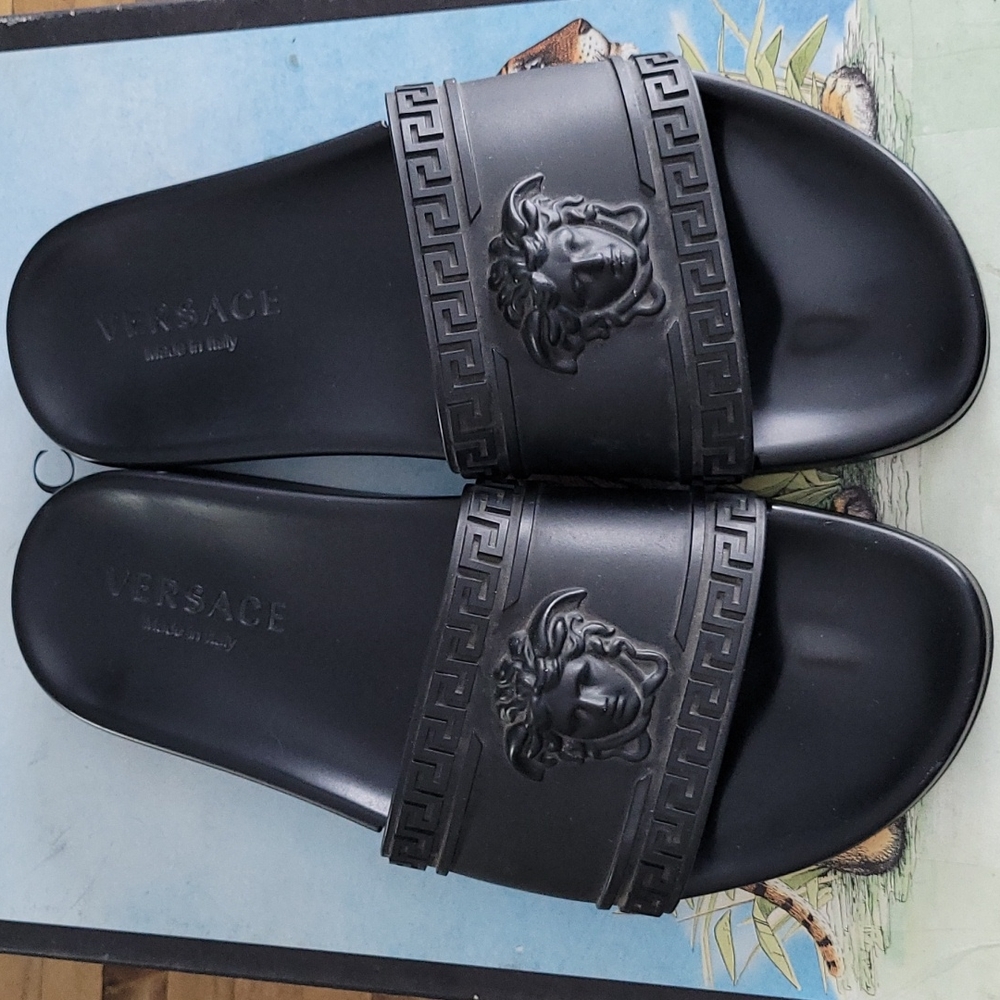 Versace slides